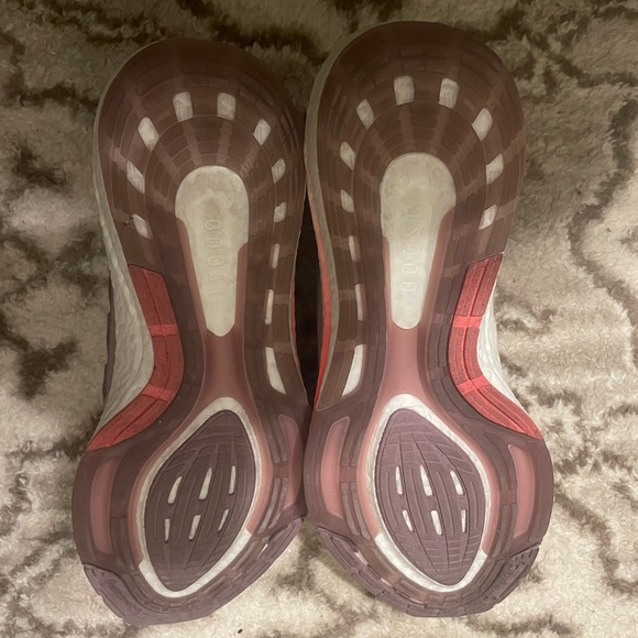 Adidas Ultraboost 22 - Picture 5 of 7